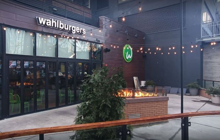 Wahlburgers