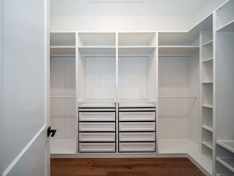 Walk in closet